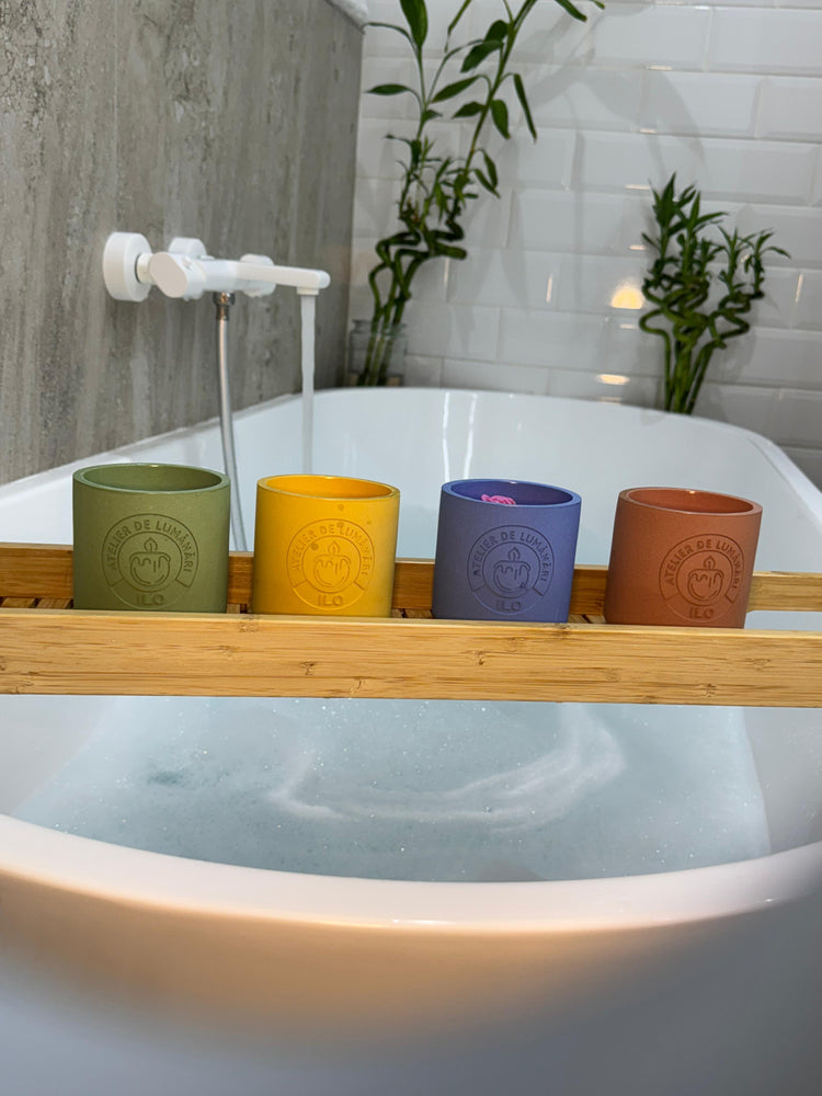 Lumanare parfumata Zambile, 230g